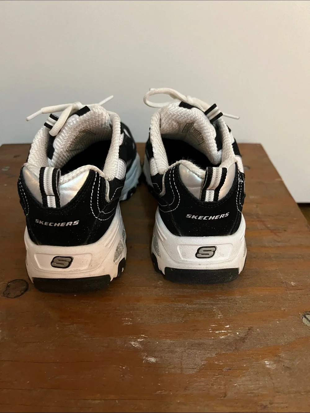 Women’s Skechers Black and White Lace-Up Memory Foam Sneakers Air Cooled